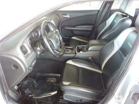 Used 2019 Dodge Charger SXT RWD image 15