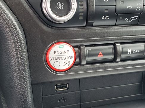 Used 2015 Ford Mustang Coupe image 30