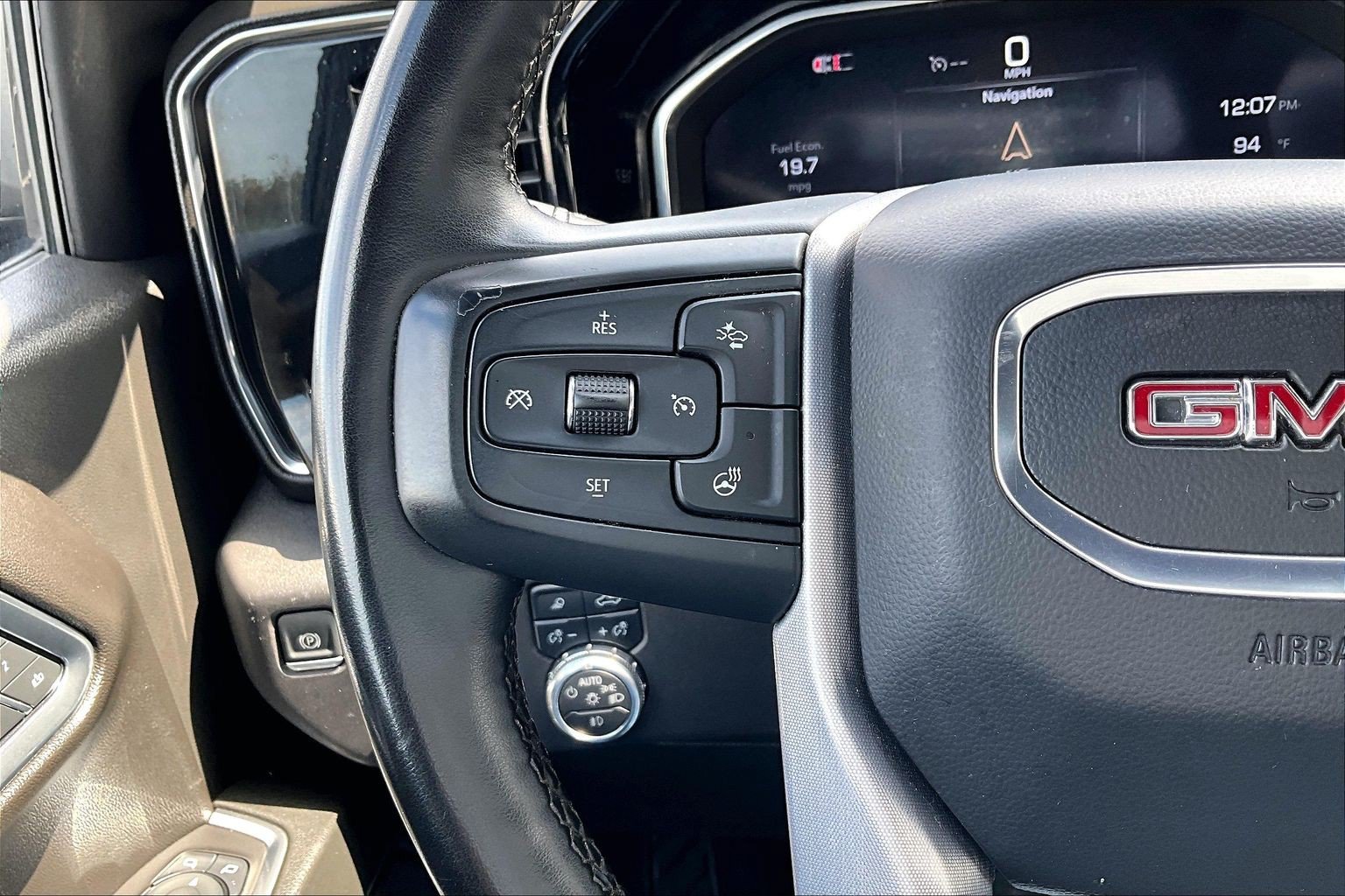 Used 2025 GMC Sierra 1500 SLT RWD image 14