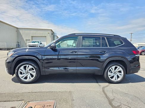 Used 2023 Volkswagen Atlas SE w/ Panoramic Sunroof Package AWD/4WD image 3