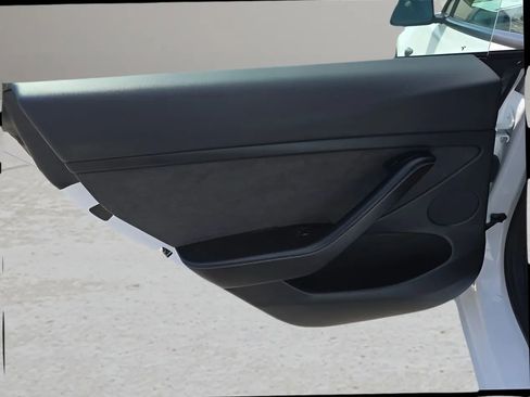 Used 2023 Tesla Model 3 Standard Range RWD image 12