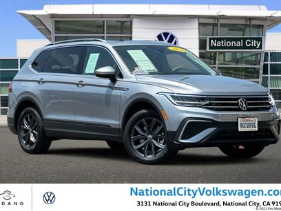 Used 2023 Volkswagen Tiguan SE w/ Panoramic Sunroof Package