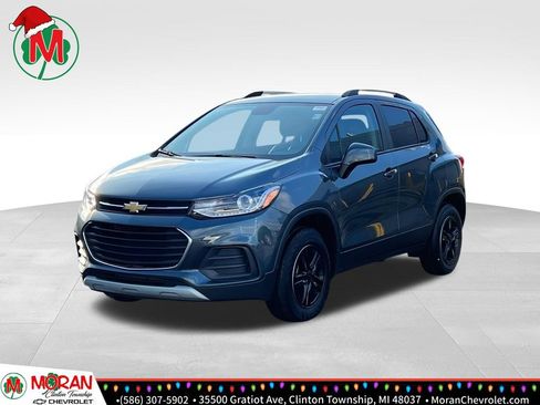 Certified 2022 Chevrolet Trax LT w/ Driver Confidence Package image 1