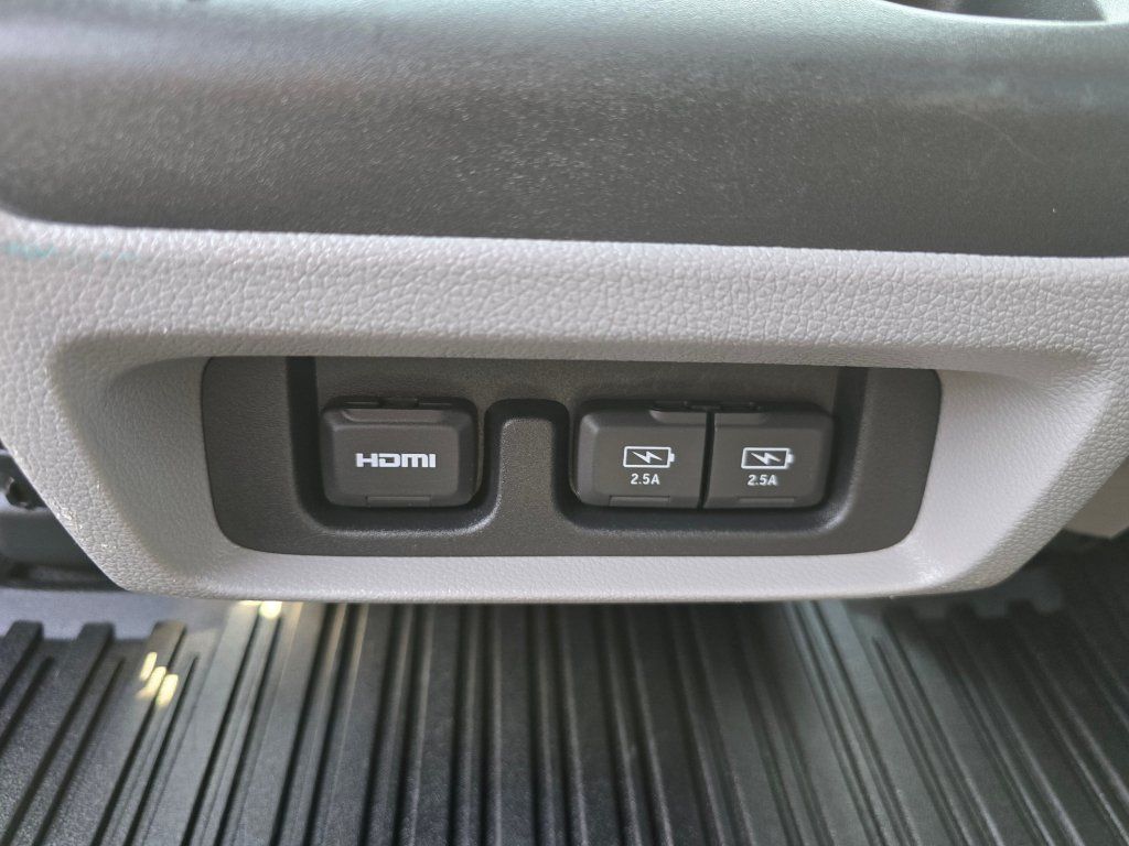 Used 2018 Honda Odyssey Elite image 7