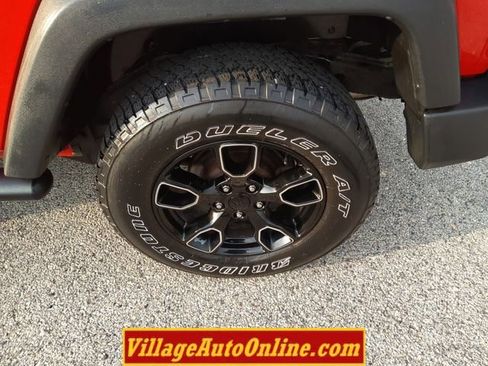 Used 2012 Jeep Wrangler Rubicon w/ PWR Convenience Group image 10