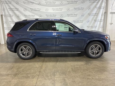 New 2026 Mercedes-Benz GLE 450 4MATIC image 3