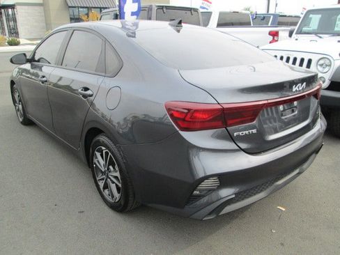Used 2023 Kia Forte LXS w/ LXS Technology Package FWD image 3
