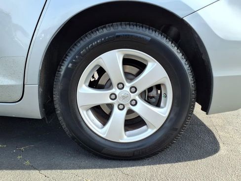 Used 2014 Toyota Sienna LE image 22