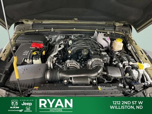 New 2026 Jeep Gladiator Mojave w/ Technology Group AWD/4WD image 16