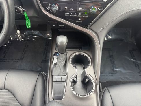 Used 2024 Toyota Camry SE image 15