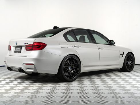 Used 2018 BMW M3 RWD image 8