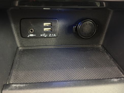 Used 2023 Subaru Forester Touring image 25