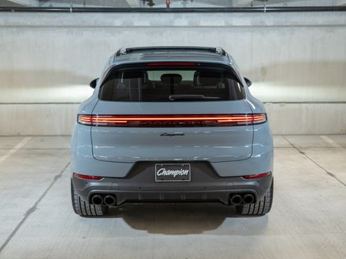 Certified 2026 Porsche Cayenne AWD/4WD image 11
