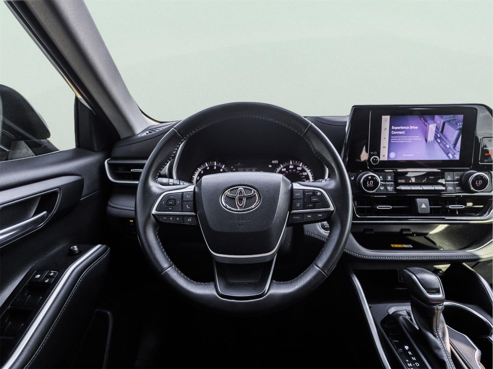 Used 2023 Toyota Highlander XLE FWD image 16