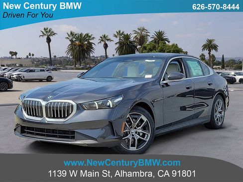 New 2026 BMW 530i RWD image 1