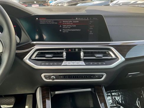 Used 2023 BMW X5 sDrive40i w/ Premium Package image 9