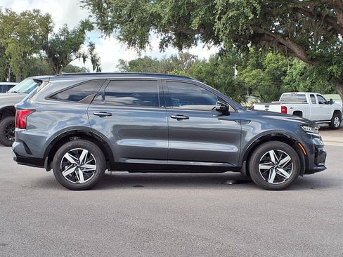Used 2023 Kia Sorento S FWD image 3