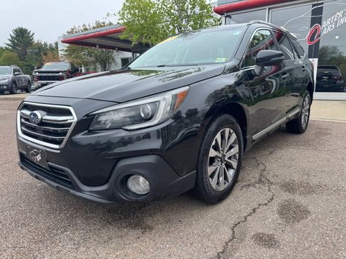 Used 2018 Subaru Outback 2.5i Touring AWD/4WD image 1
