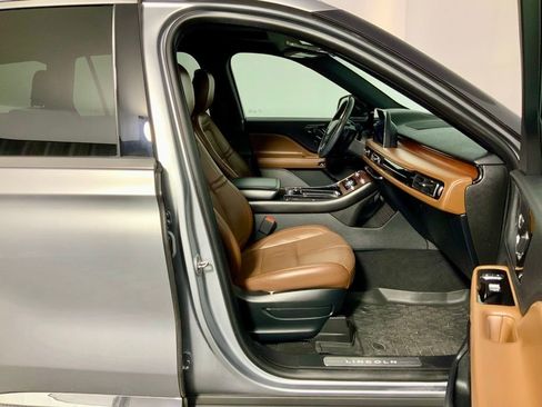 Used 2020 Lincoln Aviator Reserve w/ Elements Package Plus image 36
