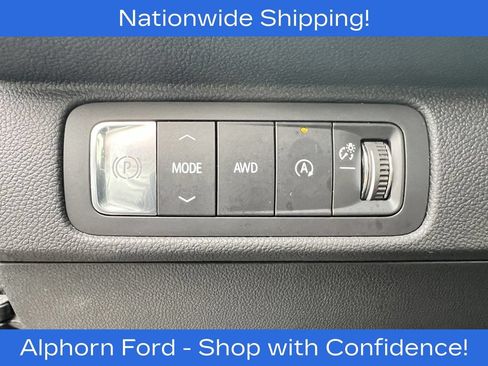 Used 2024 Chevrolet Traverse Z71 w/ Enhanced Driving Package AWD/4WD image 16