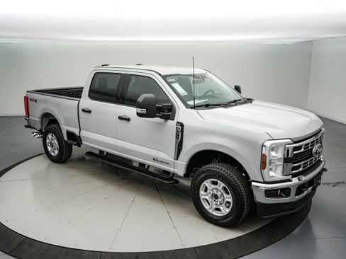 New 2026 Ford F250 XLT image 3