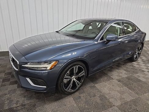Used 2019 Volvo S60 T8 Inscription image 8