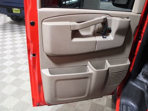 Used 2024 GMC Savana 3500 Extended image 14