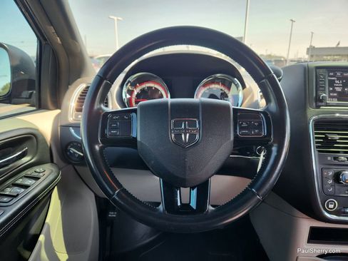 Used 2019 Dodge Grand Caravan SXT image 52