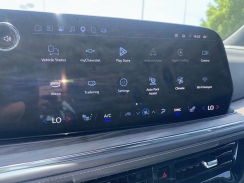 Used 2025 Chevrolet Tahoe LT AWD/4WD image 19