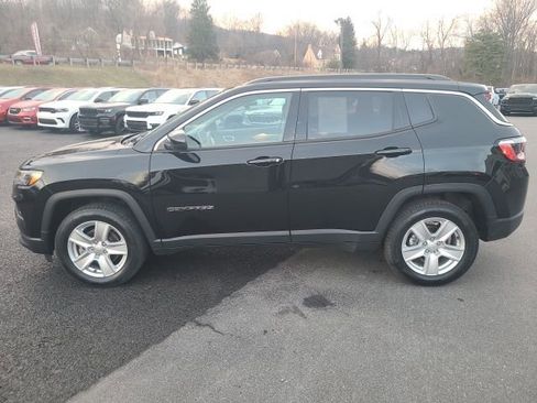 Used 2022 Jeep Compass Latitude w/ Convenience Group image 2