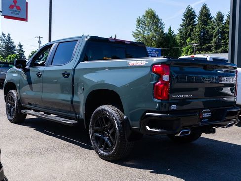Used 2025 Chevrolet Silverado 1500 LT Trail Boss w/ Convenience Package II AWD/4WD image 3