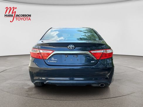 Used 2017 Toyota Camry SE FWD image 10