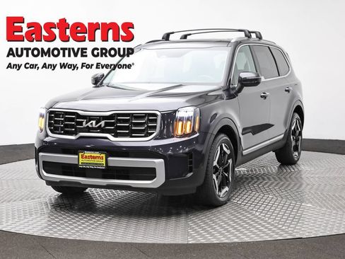 Used 2025 Kia Telluride S AWD/4WD image 1