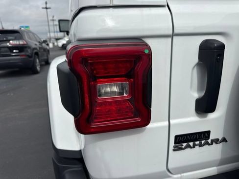 Used 2025 Jeep Wrangler Unlimited Sahara AWD/4WD image 22