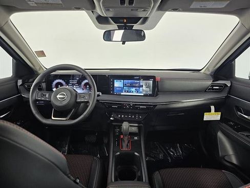 New 2025 Nissan Kicks SR w/ SR Premium Package image 25