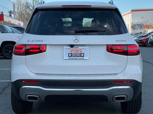Used 2025 Mercedes-Benz GLB 250 GLB 250 w/ Winter Package image 17