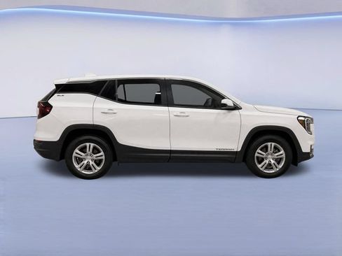 Used 2024 GMC Terrain SLE FWD image 9
