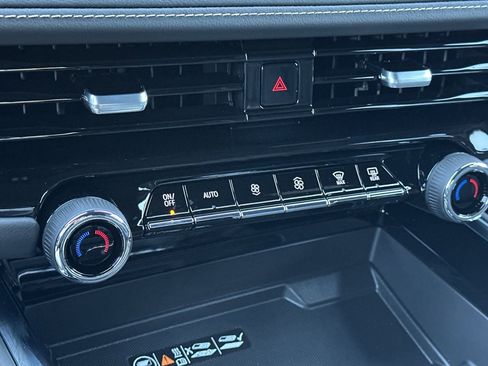 New 2026 Chevrolet Suburban Premier image 22