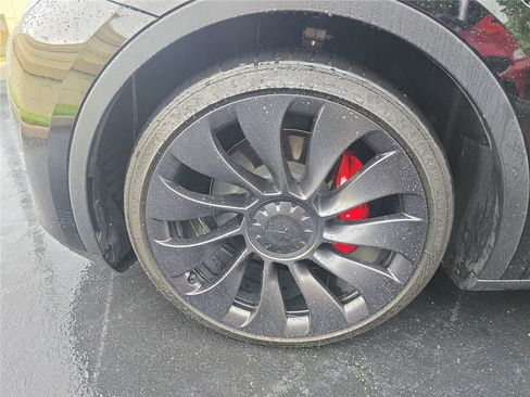 Used 2023 Tesla Model Y Performance AWD/4WD image 8