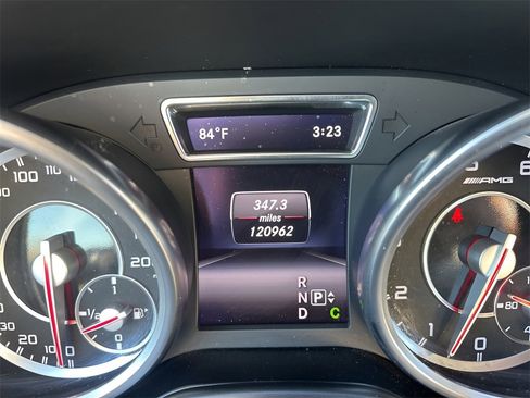 Used 2015 Mercedes-Benz ML 63 AMG 4MATIC image 24