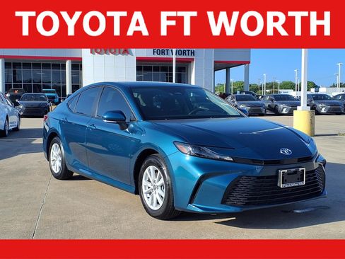Used 2026 Toyota Camry LE w/ Convenience Package FWD image 1