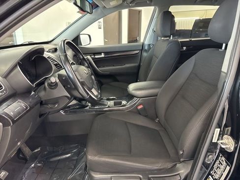 Used 2015 Kia Sorento LX image 14