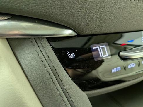 Certified 2024 Cadillac XT5 Premium Luxury AWD/4WD image 9