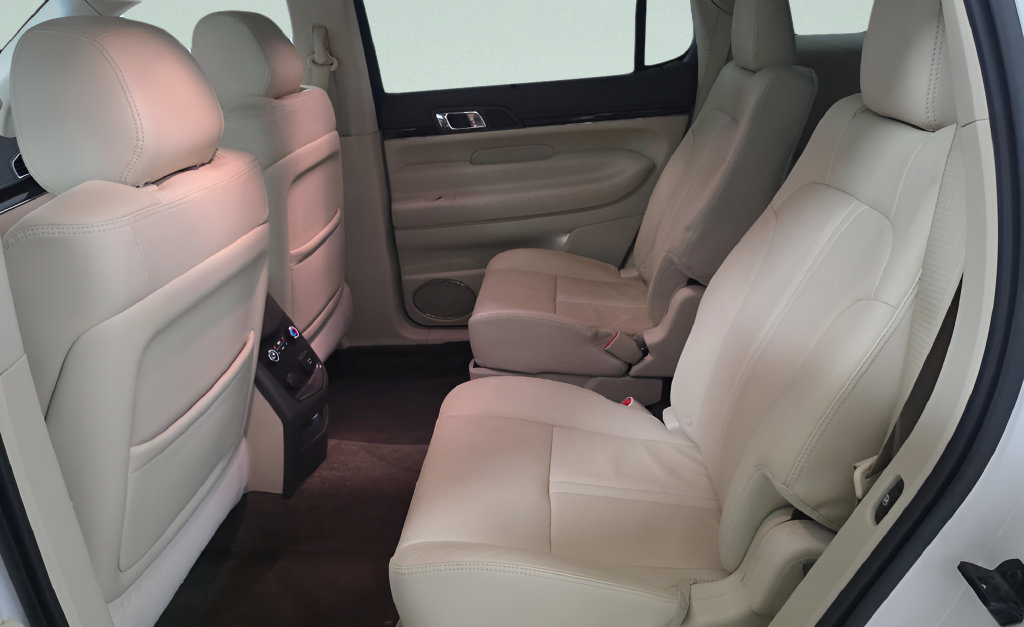 Used 2018 Lincoln MKT AWD image 22