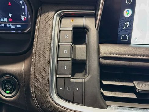 Used 2022 GMC Yukon XL SLT w/ SLT Luxury Package AWD/4WD image 16