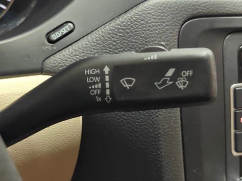 Used 2013 Volkswagen Jetta Hybrid Sedan FWD image 32