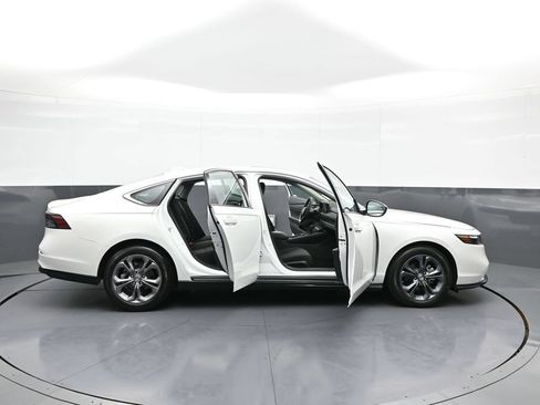 Used 2024 Honda Accord EX image 41
