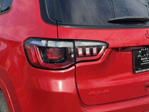 Used 2022 Jeep Compass Limited image 8