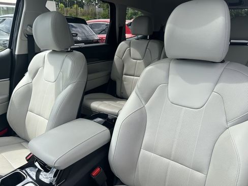Used 2022 Kia Telluride EX w/ EX Premium Package AWD/4WD image 9