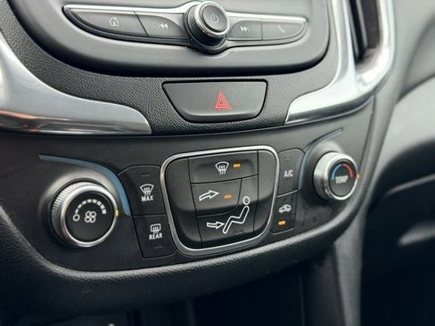 Used 2019 Chevrolet Equinox LT image 15